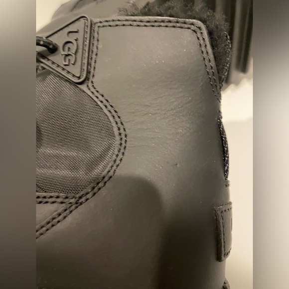 UGG Boots Size 6 Women’s (Like New) - Picture 13 of 16